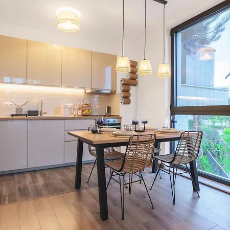 Boho Sea View One-bedroom Pool & Apartment