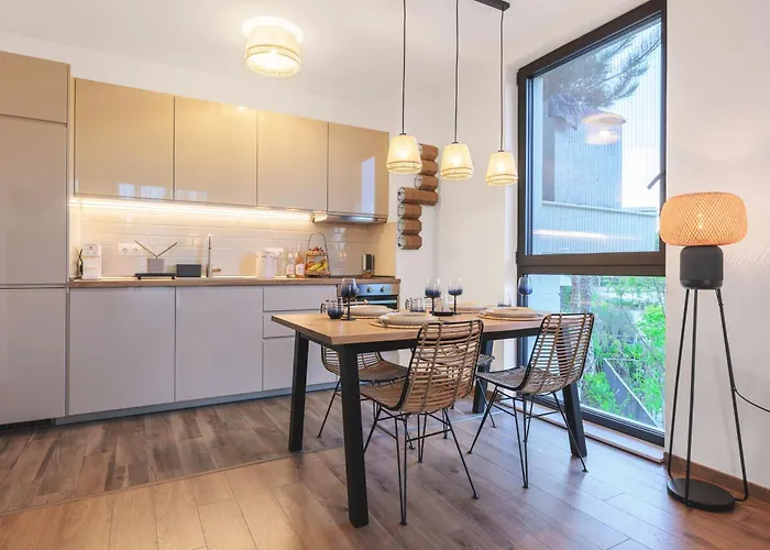 Boho Sea View One-bedroom Pool & Appartement