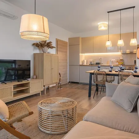 Boho Sea View One-bedroom Pool & Szent Konstantin és Elena